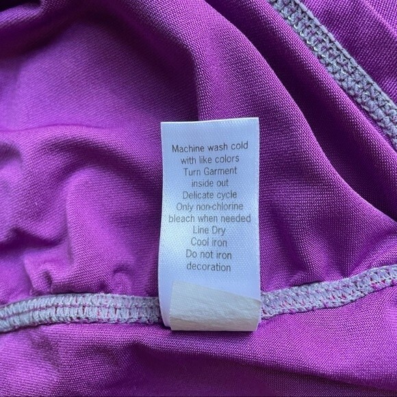 Athleta Ruched Activewear Tee Beet Purple Women’s Size Small Workout Athleisure - Picture 9 of 10